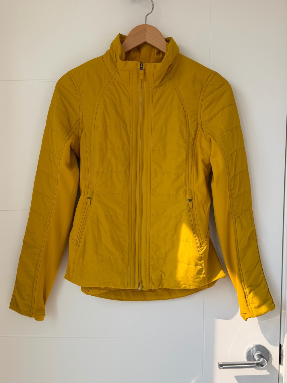 Lululemon Another Mile Jacket - Size 4 - Honeycomb - Picture 13 of 15